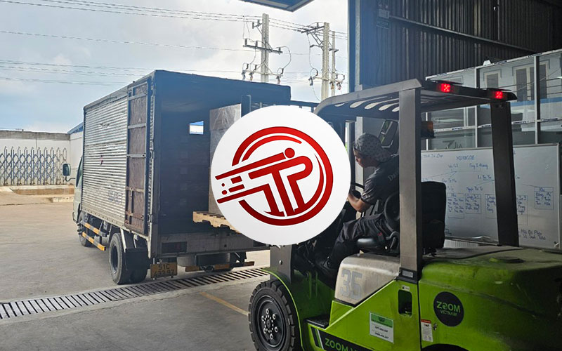 xe tải chở hàng long an